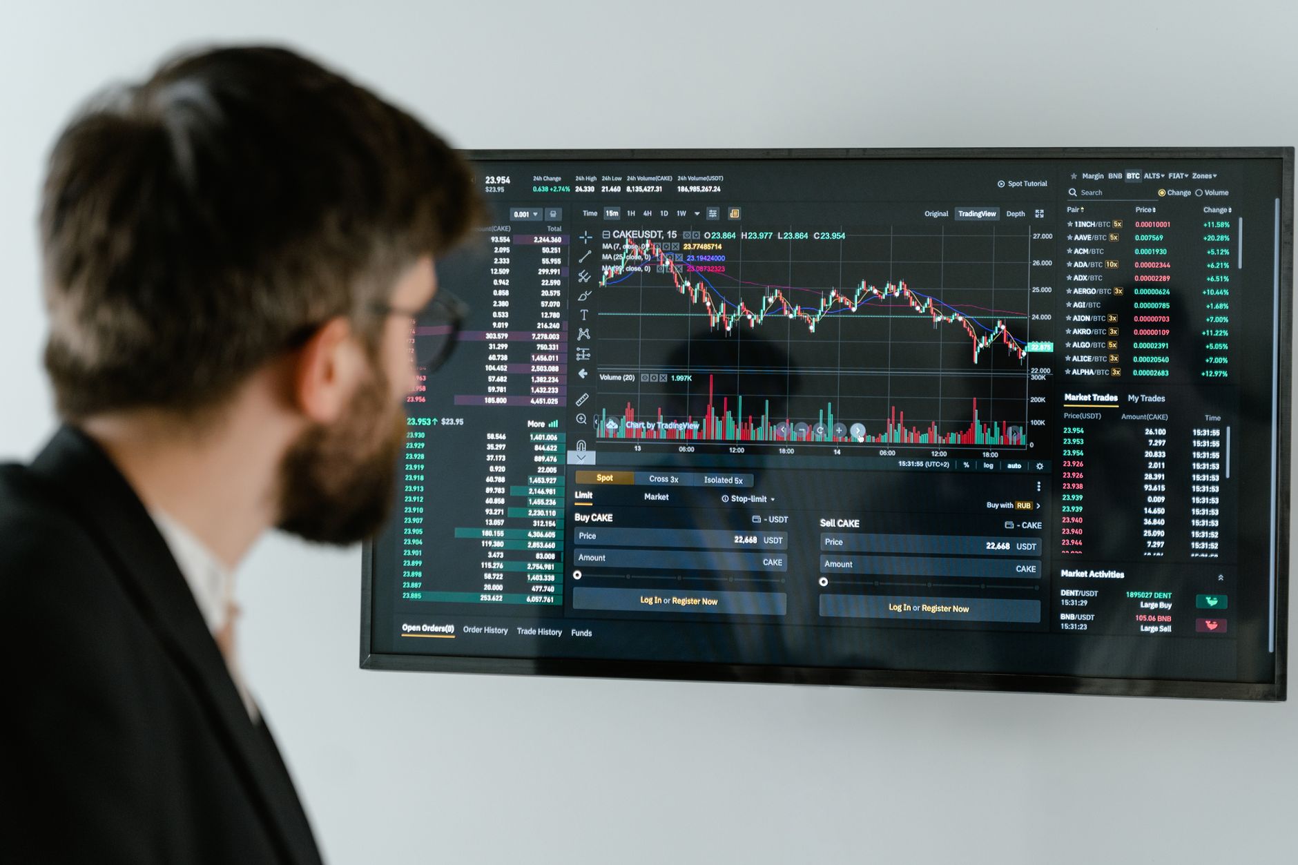 Wealth-Tech Platform: Is Crowwd’s Expansion Worth It?